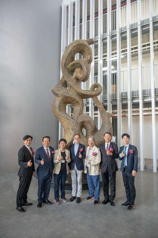 「團結行善、快樂助人」藝術銅雕於藍田國小落成揭幕